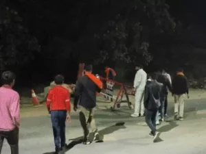 रीवा में चेकिंग के नाम पर अवैध वसूली का आरोप, हाइवे पर 2 घंटे चक्काजाम