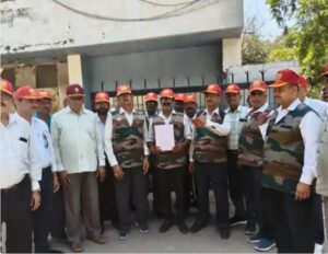 भिंड में जमीन की शिकायत लेकर गया था  रिटायर्ड फौजी, टीआई ने मां की गाली दी, कॉलर पकड़ी