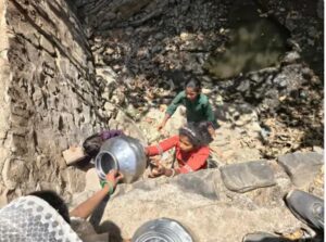 बड़वानी के गांवों में भीषण जलसंकट, जहां जानवर पी रहे पानी, उसे ही पी रहे ग्रामीण