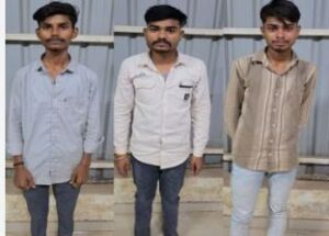 ग्वालियर में एग्जाम से 15 मिनट पहले पेपर बेचता पकड़ा गया एजेंट, फार्मेसी परीक्षा का वीडियो वायरल