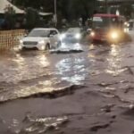 पहली बारिश में डूबा भोपाल, सड़कों पर भरा पानी; एम्बुलेंस फंसी, खुले नालों ने बढ़ाई चिंता